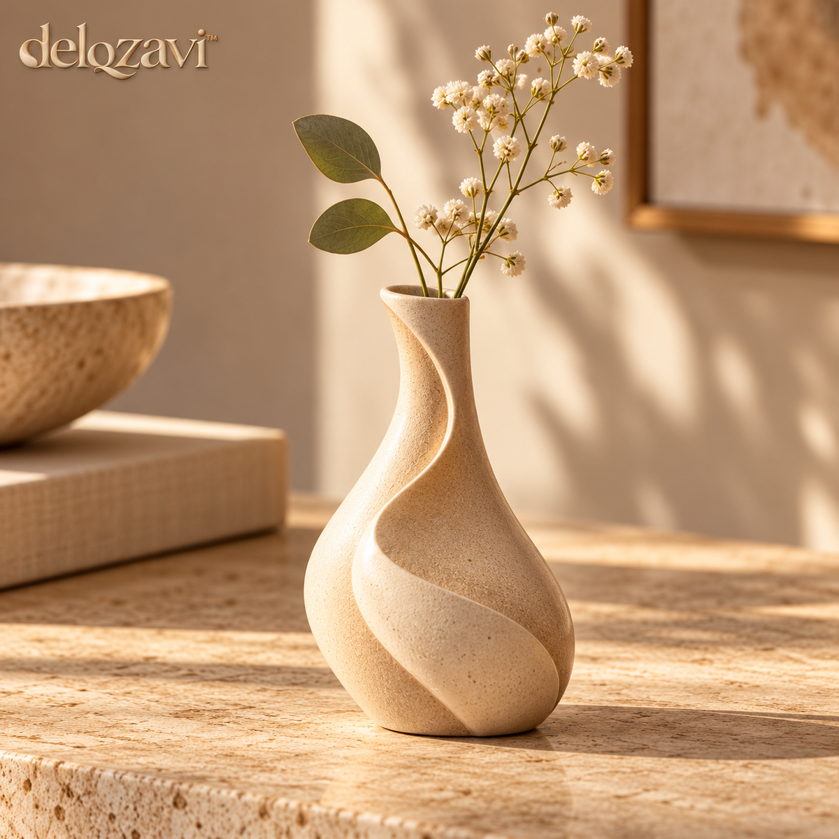 delqzavi™ Sculptural Bud Vase — image 1